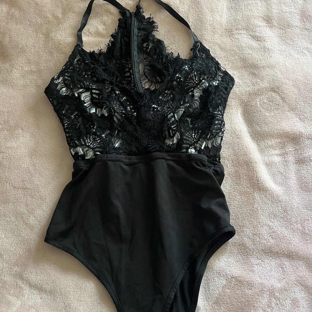 Chic Black Lace Women's Bodysuit